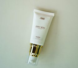 Protetor solar FPS 30 - Pure Skin - com Ác. Hialurônico e Vit. C